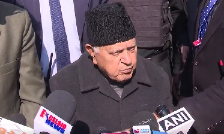 Students must leave Iran before panic strikes: Farooq Abdullah
