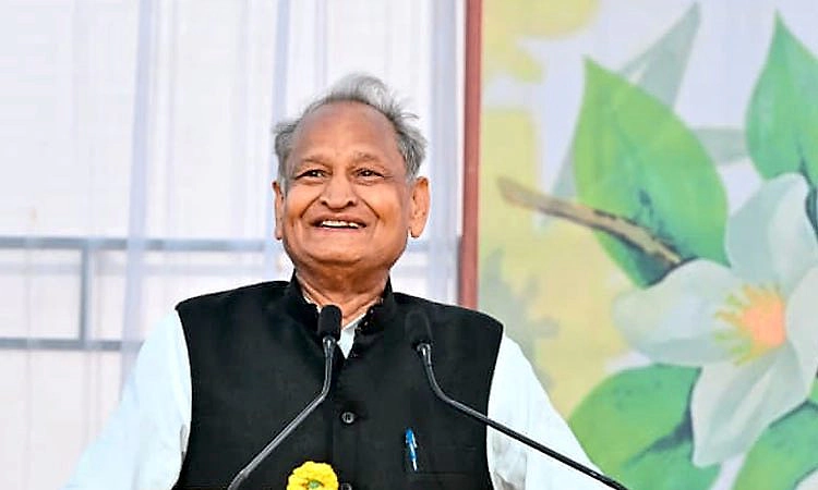 ಸ್ಕೋಲಿಯೋಸಿಸ್ ರೋಗಿಗಳಿಗೆ ಚಿಕಿತ್ಸೆ, ಆರ್ಥಿಕ ನೆರವು ನೀಡಲು ಸರ್ಕಾರ ವಿಫಲ: ಅಶೋಕ್ ಗೆಹ್ಲೋಟ್