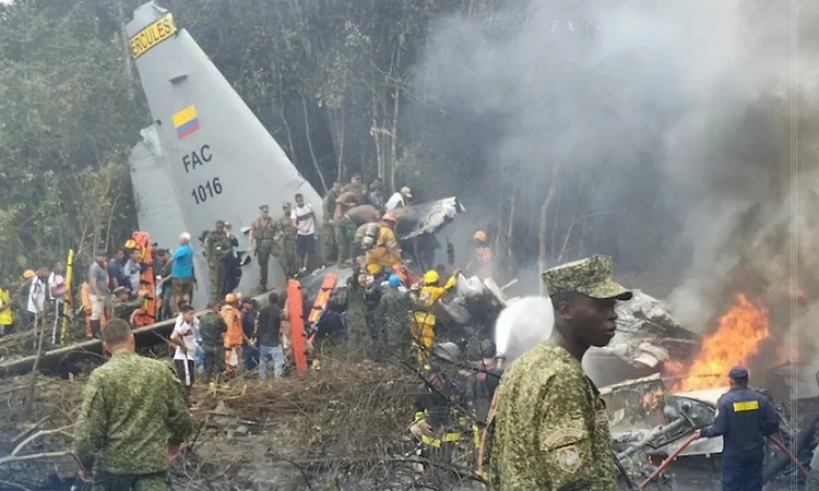 Military plane with 121 aboard crashes in Colombia, dozens killed