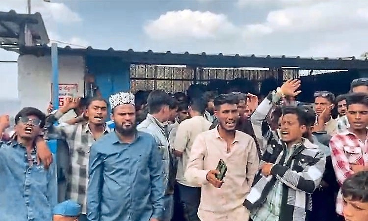 Dattapeetha row resurfaces in Chikkamagaluru; protest over Ziyarat restrictions