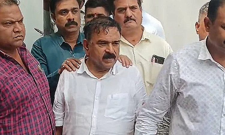 'Godman' Kharat faces 8 FIRs, including of rape; SIT probing role of officials, aides: Fadnavis