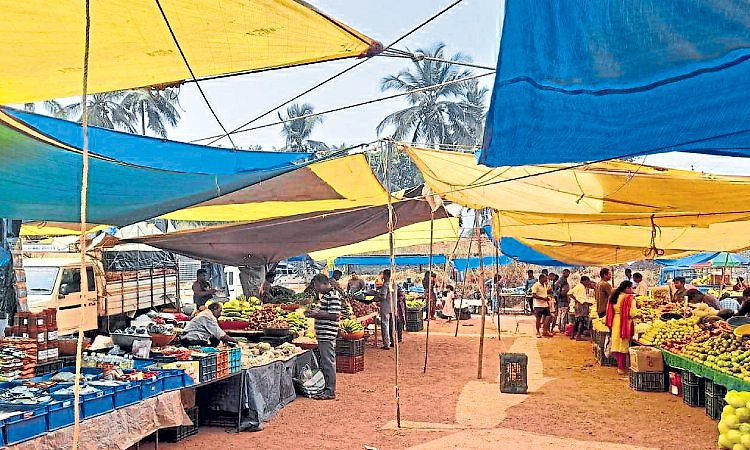 Manipal: ಸೌಕರ್ಯಗಳಿಲ್ಲದೆ ನಲುಗಿದ ಆತ್ರಾಡಿ ವಾರದ ಸಂತೆ