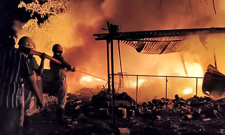 ಕಲ್ಲಾಪು ಬಳಿಯ ಗುಜರಿ ಅಂಗಡಿಗೆ ಬೆಂಕಿ