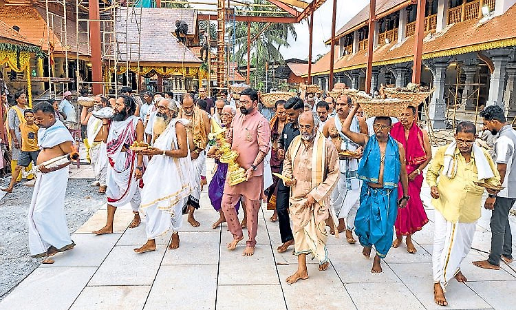 Padubidri: Rituals begin with welcome to Priests, Torana, and Ugrana Muhurtha