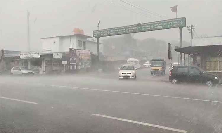 Heavy rain disrupts normal life in Chikkamagaluru