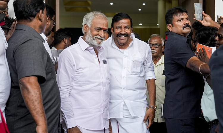 DMK slams Shivakumar over Mekedatu dam, asks TN CM Vijay to 'thwart' efforts to build reservoir