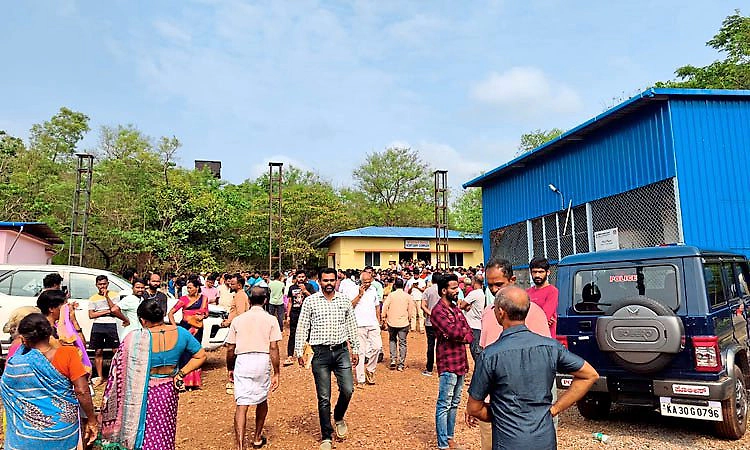 Bhatkal: ಕಪ್ಪೆಚಿಪ್ಪು ಹೆಕ್ಕಲು ನದಿಗಿಳಿದಿದ್ದ ಒಂದೇ ಕುಟುಂಬದ 8 ಮಂದಿ ಮಹಿಳೆಯರು ನೀರುಪಾಲು!