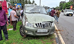 Car overturns on NH-66 near Kaup petrol bunk, occupants escape with minor injuries
