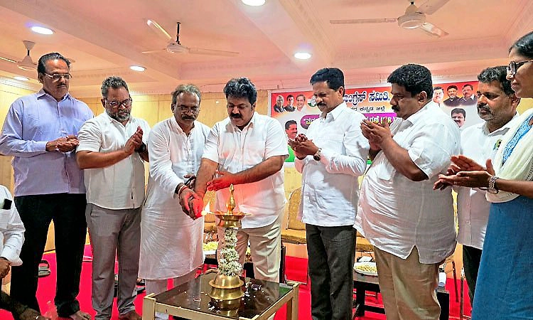 Bhatkala: SIR ಹೆಸರಿನಲ್ಲಿ ಬಿಜೆಪಿ ದೇಶಕ್ಕೆ ಮಾರಕ ಕೆಲಸ; ಮುಗ್ಧ ಮತದಾರರ ಕೈಬಿಡಲು ಸಂಚು