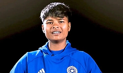 Kranti Gaud: ಚಿನ್ನ ಮಾರಿ ಕ್ರಿಕೆಟ್‌ ಕಿಟ್‌ ಕೊಡಿಸಿದ ಅಮ್ಮ: ಕ್ರಾಂತಿ