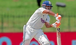 Test Cricket: ಎಂಎಸ್ ಧೋನಿ ಹಿಂದಿಕ್ಕಿ ದಾಖಲೆ ಬರೆದ ಕೀಪರ್-ಬ್ಯಾಟರ್‌ ರಿಷಭ್ ಪಂತ್
