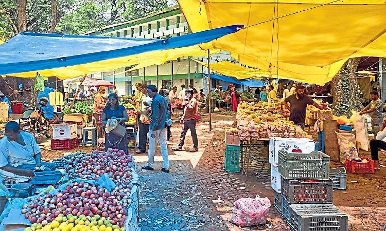 ಅರ್ಧ ಕೋಟಿ ವ್ಯಾಪಾರ: ಅವ್ಯವಸ್ಥೆಗಳ ಆಗರ