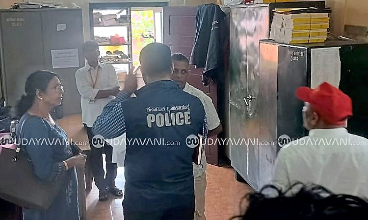 ಕಾರ್ಕಳ ಪುರಸಭೆಗೆ ಲೋಕಾಯುಕ್ತ ಅಧಿಕಾರಿಗಳ ದಿಢೀರ್‌ ಭೇಟಿ... ಕಡತಗಳ ಪರಿಶೀಲನೆ