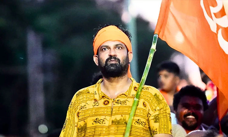 Pratap Simha says blue shawl symbolises equality