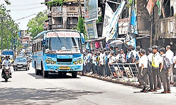 ಬಸ್‌ ಶೆಲ್ಟರ್‌ ನಿರ್ಮಾಣವಾಗದೆ ಸಮಸ್ಯೆ