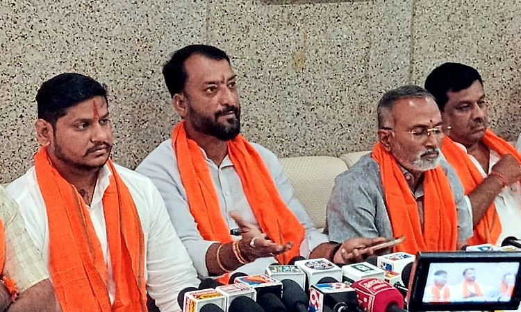 SIR: ವಿಜಯಪುರದಲ್ಲಿ 18 ಸಾವಿರ ಆಕ್ಷೇಪಣೆ ಅರ್ಜಿ ಸಲ್ಲಿಕೆ: ಯತ್ನಾಳ ಬೆಂಬಲಿಗ ಹೂಗಾರ