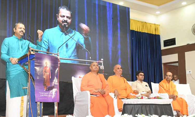Chakravarti Sulibele: ಸ್ವಾಭಿಮಾನಿ ಯುವಕರಿಂದ ನವ ಭಾರತ ನಿರ್ಮಾಣ ಸಾಧ್ಯ : ಸೂಲಿಬೆಲೆ