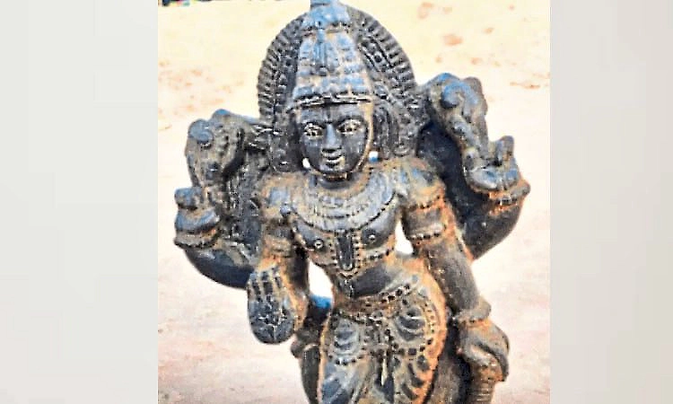 Statue found on Malpe beach triggers curiosity among visitors