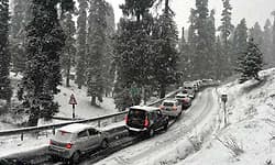 ಜಮ್ಮು-ಕಾಶ್ಮೀರದ 5 ಜಿಲ್ಲೆಯಲ್ಲಿ ಹಿಮ ಕುಸಿತ: ಹವಾಮಾನ ಇಲಾಖೆ