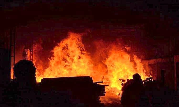 Thane: ಜವಳಿ ಕಾರ್ಖಾನೆಯಲ್ಲಿ ಅಗ್ನಿ ಅವಘಡ; ಸಿಲಿಂಡರ್ ಸ್ಫೋಟದಿಂದ ಸಿಬಂದಿಗೆ ಗಾಯ