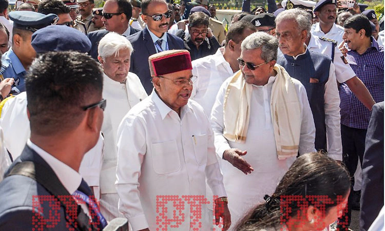 K'taka Guv submits report to President on legislature joint session drama