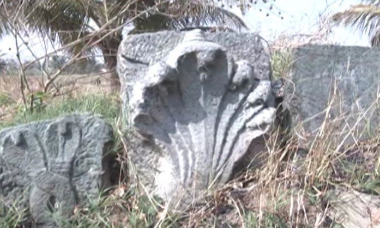 ಲಕ್ಕುಂಡಿ ಖಾಸಗಿ ಜಮೀನಿನಲ್ಲಿ 7 ಹೆಡೆಯ ನಾಗರಹಾವಿನ ಶಿಲೆ ಪತ್ತೆ!