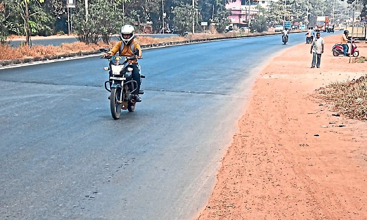 Surathkal-ಬೈಕಂಪಾಡಿ ಹೆದ್ದಾರಿಯಲ್ಲಿ  ಚಿಗುರೊಡೆದ ಸರ್ವಿಸ್‌ ರಸ್ತೆ ಕನಸು