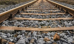 ನಾಯಿ ಹುಡುಕಲು ಹೋದ ಬಾಲಕ ರೈಲಿಗೆ ಸಿಲುಕಿ ಸಾವು