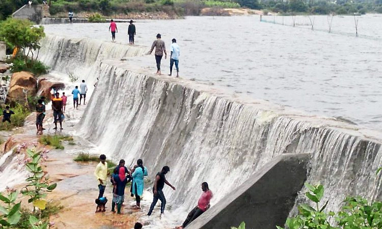 Kolar: ಸೌ​ಕ​ರ್ಯ​ಗ​ಳಿ​ಲ್ಲ​ದಿ​ದ್ದರೂ ಜ​ನ​ಪ್ರಿ​ಯ​ಗೊಂಡ ಪ್ರ​ವಾಸಿ ತಾ​ಣ​ಗಳು