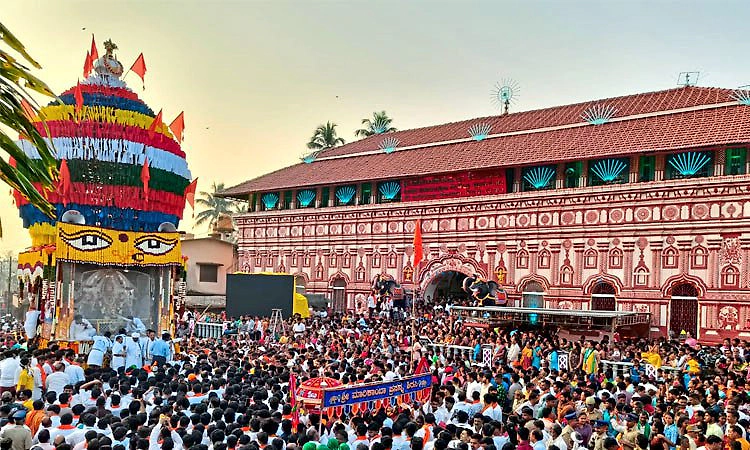 ಶಿರಸಿ ಮಾರಿಕಾಂಬಾ ಮಹಾ ರಥೋತ್ಸವಕ್ಕೆ ಅದ್ಧೂರಿ ಚಾಲನೆ