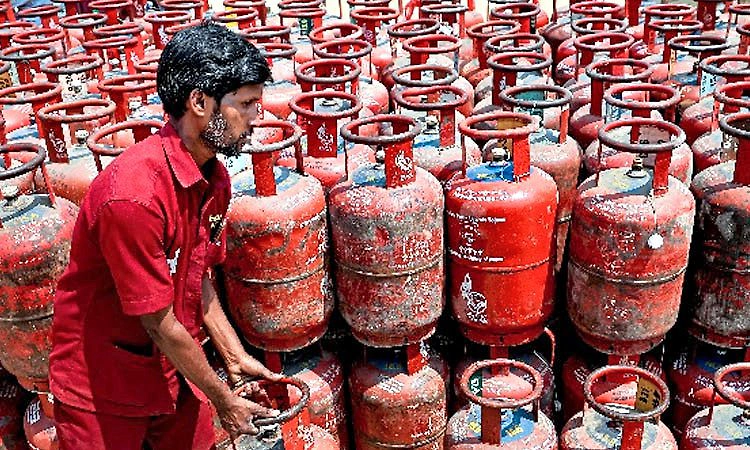 ಸಿಲಿಂಡರ್‌ ಬುಕಿಂಗ್‌ ಅವಧಿಯಲ್ಲಿ ಬದಲಾವಣೆ ಮಾಡಿಲ್ಲ: ಕೇಂದ್ರ ಸ್ಪಷ್ಟನೆ