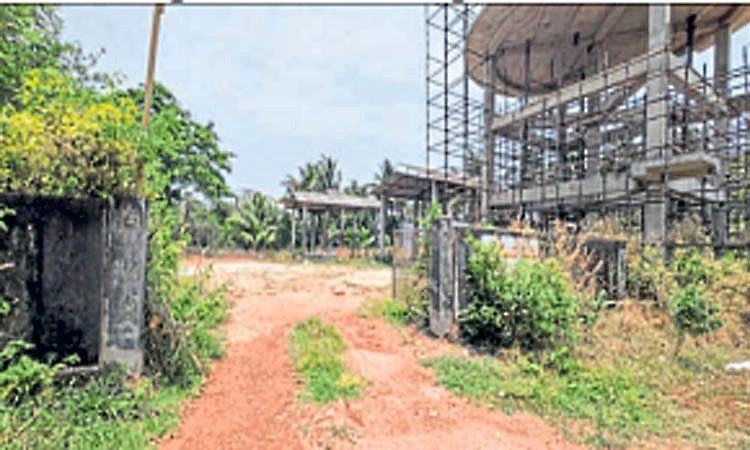 ಇದ್ದೂ ಇಲ್ಲದಂತಾದ ಗಂಗೊಳ್ಳಿ ಶ್ಮಶಾನ-ಶವ ಸುಡುವ ಪೆಟ್ಟಿಗೆಯೇ ಇಲ್ಲಿಲ್ಲ!