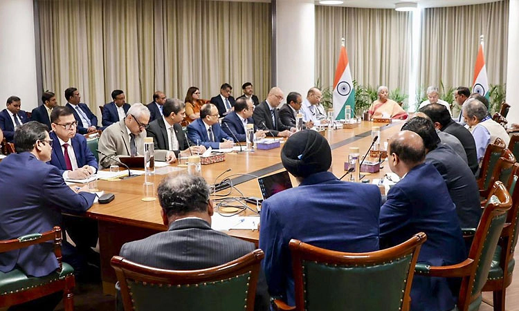 ಮಿಥೋಸ್ ಎಐನಿಂದ ಬ್ಯಾಂಕಗಳ ಸುರಕ್ಷತೆಗೆ ಅಪಾಯ: ವಿತ್ತ ಸಚಿವೆ    