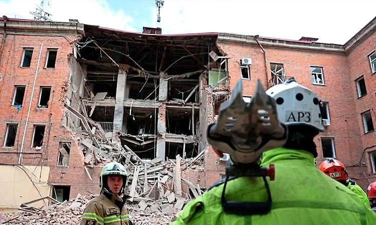 ಉಕ್ರೇನ್‌ ಮೇಲೆ ರಷ್ಯಾ ಕ್ಷಿಪಣಿ, ಡ್ರೋನ್‌ ದಾಳಿ: 3 ಮಂದಿ ಸಾವು   