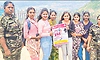 ನಂದಿಬೆಟ್ಟದಲ್ಲಿ ಅಕ್ಕ ಪಡೆಯಿಂದ ಪ್ರವಾಸಿಗರಿಗೆ ಅರಿವು