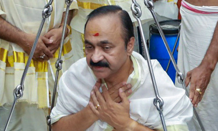 ಕೇರಳ ಸಿಎಂ ಸತೀಶನ್  ಗುರುವಾಯೂರ್ ದೇವಸ್ಥಾನಕ್ಕೆ ಭೇಟಿ: ಬಿಜೆಪಿ ಆಕ್ರೋಶ