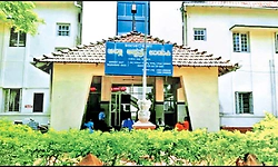 Udupi: ಜಿಲ್ಲಾಸ್ಪತ್ರೆಯಲ್ಲಿ ಮೂಲಸೌಲಭ್ಯ ಕೊರತೆ; ಬಗೆಹರಿಸಲು ಆಗ್ರಹ