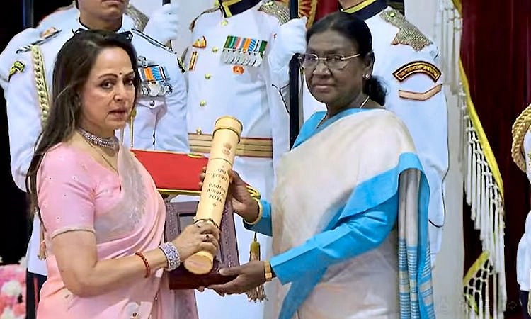 Padma Awards:2026ನೇ ಸಾಲಿನ ‘ಪದ್ಮ ಪ್ರಶಸ್ತಿ’ ಪ್ರದಾನ ಮಾಡಿದ ರಾಷ್ಟ್ರಪತಿ ದ್ರೌಪದಿ ಮುರ್ಮು