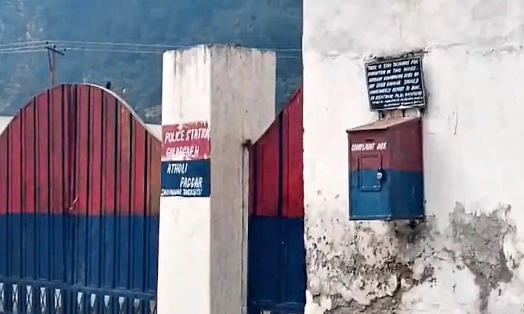 ಠಾಣೆಗೆ ನುಗ್ಗಿ ಪೊಲೀಸರ ಮೇಲೆ ದಾಳಿ ಮಾಡಿದ 40 ಸೈನಿಕರು! ಎಫ್‌ ಐಆರ್‌ ದಾಖಲು