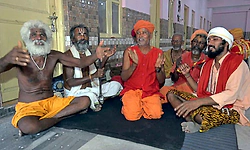 Nepal Sadhus: ಅಮರನಾಥ ದರ್ಶನಕ್ಕಾಗಿ ಜಮ್ಮು ತಲುಪಿದ ನೇಪಾಳದ ಸಾಧುಗಳು!