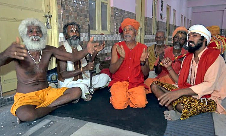 Amarnath Darshan': ಅಮರನಾಥ ದರ್ಶನಕ್ಕಾಗಿ ಜಮ್ಮು ತಲುಪಿದ ನೇಪಾಳದ ಸಾಧುಗಳು!