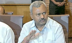 ಶೋಭಾ, ಅಶೋಕ್, ವಿಜಯೇಂದ್ರ ಮೊದಲು ಧರ್ಮಸ್ಥಳದಲ್ಲಿ ಆಣೆ ಮಾಡಲಿ: ಎಸ್‌ಟಿಎಸ್‌