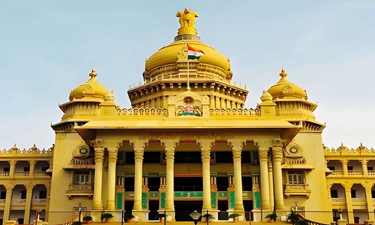 ‘ಮುಜರಾಯಿ’ಗೆ ಮೇಜರ್‌ ಸರ್ಜರಿ: ಪ್ರಮುಖ ದೇಗುಲಗಳಿಗೆ ಹೊಸ ಇಒ