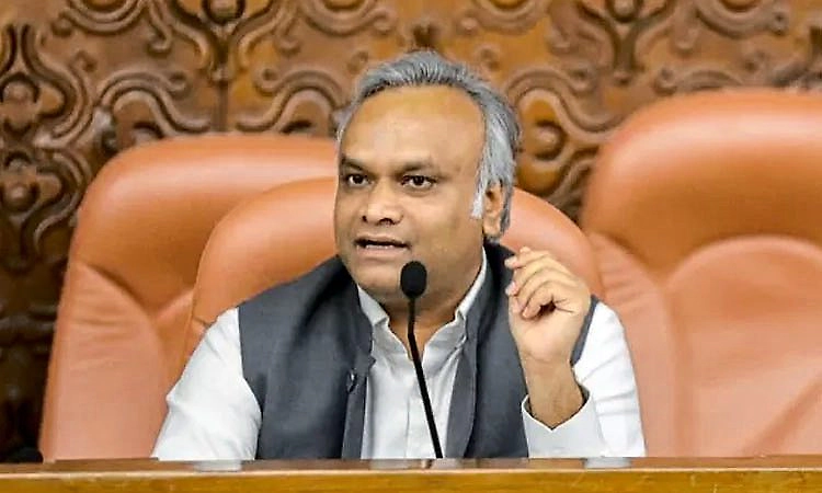 ಗೃಹ ಇಲಾಖೆ ನಡೆಸುವ ಬಗ್ಗೆ ರಾಜ್ಯವನ್ನು ನೋಡಿ: ಶಾಗೆ ಖರ್ಗೆ