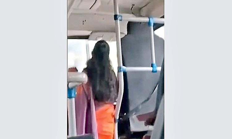 BMTC e-bus driver accused of holding woman’s hand while driving, video goes viral