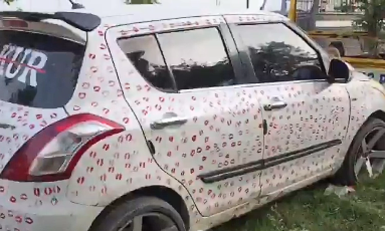 Girlfriend leaves 3,400 kiss marks on car; cops fine man Rs 5,500, order removal