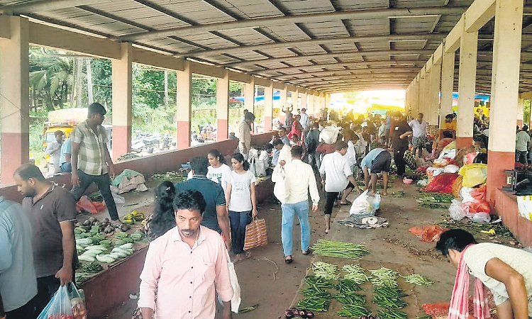 ಸಂತೆಕಟ್ಟೆಯಲ್ಲೇ ಸಂತೆ ವ್ಯವಸ್ಥೆ ಸರಿ ಇಲ್ಲ!