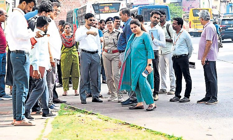 Mangaluru: ಅನಧಿಕೃತ ಫುಟ್‌ಪಾತ್‌ ವ್ಯಾಪಾರ ತೆರವಿಗೆ ಗಡುವು