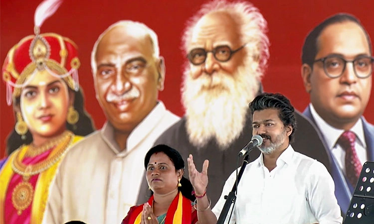 ಡಿಎಂಕೆ-ಎಐಎಡಿಎಂಕೆ ಒಳಒಪ್ಪಂದ: ಡಿಎಂಕೆ ವಿರುದ್ಧ ವಾಗ್ದಾಳಿ ನಡೆಸಿದ ಸಿಎಂ ವಿಜಯ್‌!