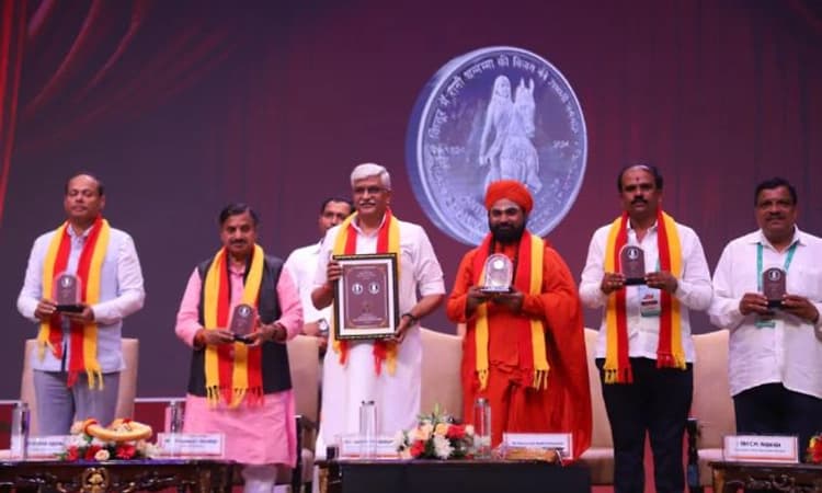 Rs 200 commemorative coin released to mark 200 yrs of Rani Chennamma's victory in Kittur War